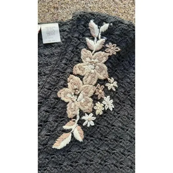 Vintage AGW Division of Graff Black Open Knit Cardigan XL Floral Embroidered - Picture 5 of 11